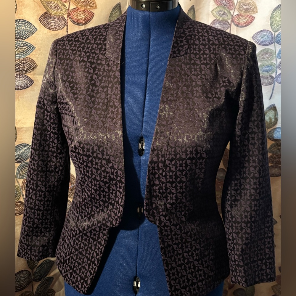 LA CITY Elegant Black Patterned Women's Blazer With Cropped Front Size 6 (40)